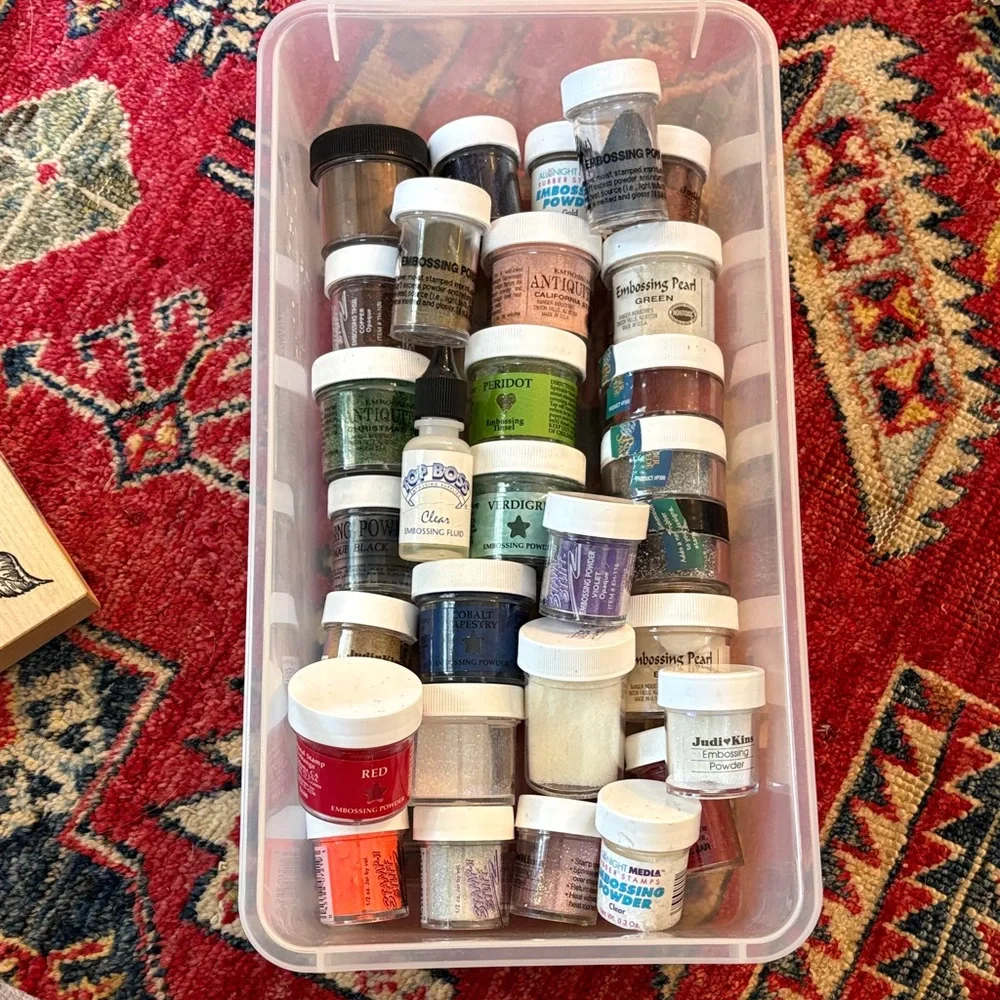 Embossing powders - Picture 1 of 3